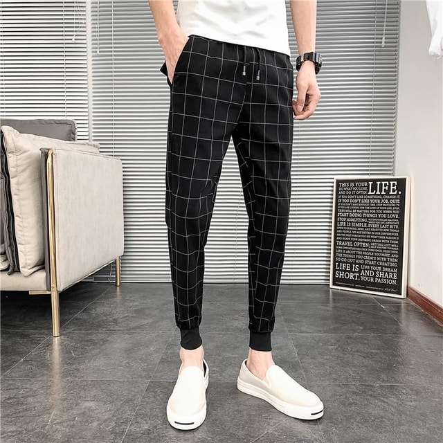 Kenalan sama Versatile Fashion yuk, bro! siapa tau bisa jadi rekomendasi outfit lo di 2021.